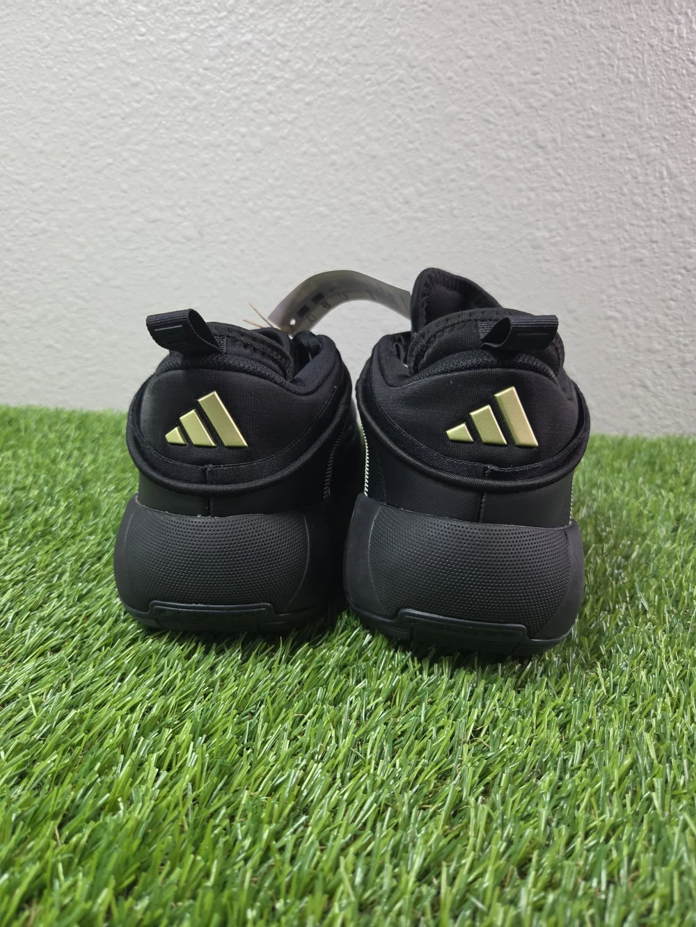 Adidas D.O.N. Issue 7 Basketball Shoes JQ9435 Size M 10 / W 11